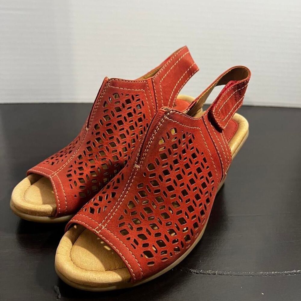 Earth Shoes Cascade Red Suede Leather Laser Cutout Slingback Wedge Sandal Size6B